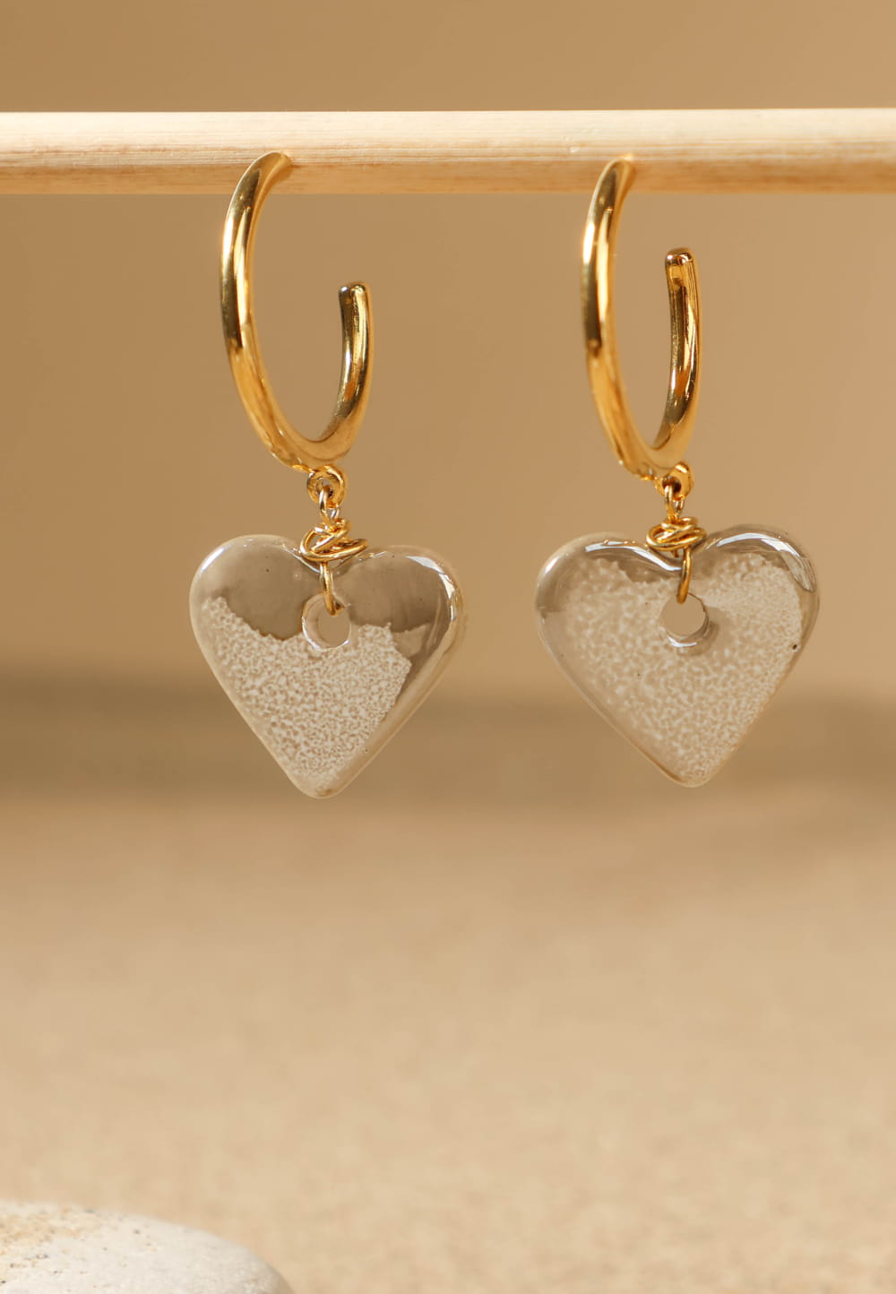 Boucles D'oreilles Clips Vintage En Or Couleur Cœur émail Beige - Signées 3519, Occasion