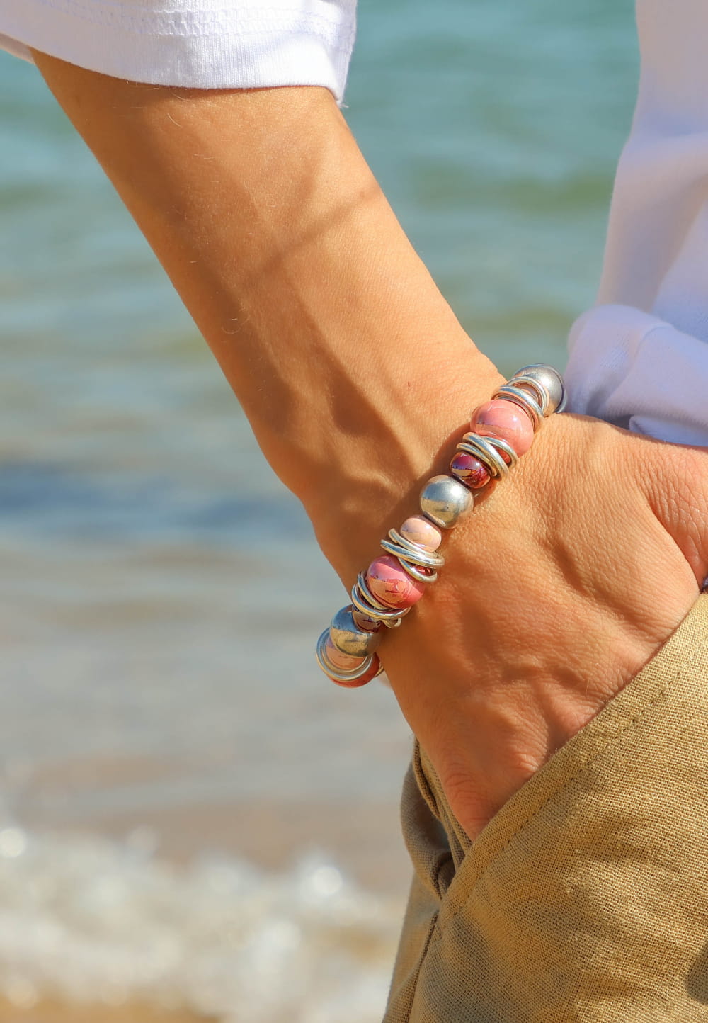 Bracelet Perles Résine Multicouleur – Acier Inoxydable Argent – Femme 18cm – Budget Beauté