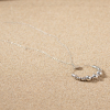 Découvrez Pétunia, un bijou inspiré de l’océan fabriqué artisanalement sur l’île d’Oléron.