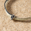 Découvrez le bracelet Enzo, un bijou marin fabriqué en France sur l’Île d’Oléron par des monteuses qualifiées.