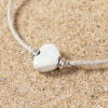 Découvrez Mousse, un bijou inspiré de l’océan fabriqué artisanalement sur l’île d’Oléron.
