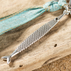 Découvrez Niçoise, un bijou inspiré de l’océan fabriqué artisanalement sur l’île d’Oléron.