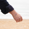 Découvrez Logo, un bijou pour homme inspiré de l’océan fabriqué artisanalement sur l’île d’Oléron.