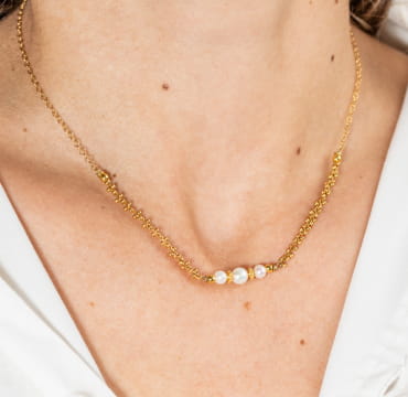 retour-de-plage-collier-fantaisie-femme-beaute-nacre-dore