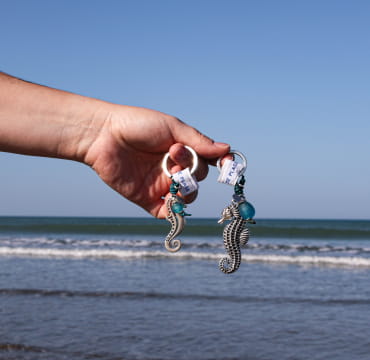 retour-de-plage-bijoux-marins-porte-cles-hippocampes