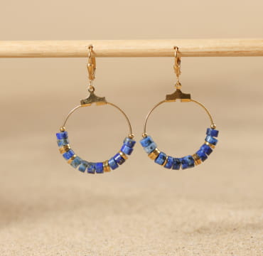 boucles d’oreilles Heishi dorées, perles bleu marine, création artisanale française