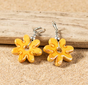 Boucles d'oreilles fantaisie jaune Retour de Plage en forme de coeur en céramique