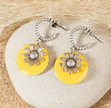 Découvrez Rosette, un bijou inspiré de l’océan fabriqué artisanalement sur l’île d’Oléron.