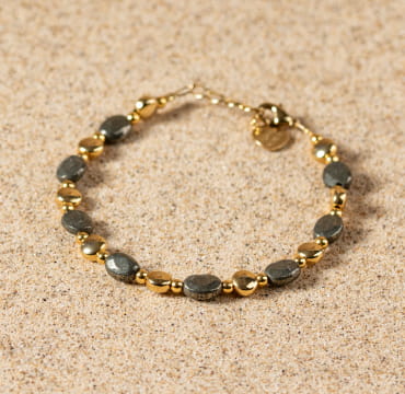 Découvrez Oléa, un bijou inspiré de l’océan fabriqué artisanalement sur l’île d’Oléron.