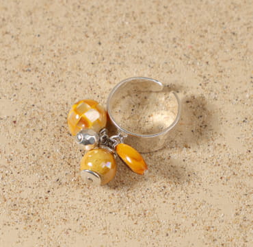 Bague Gaïa en métal argenté avec perle jaune, fabrication artisanale française