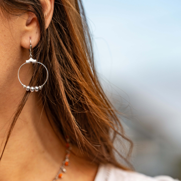 Des boucles d'oreilles longues, artisanales, Made in Oléron