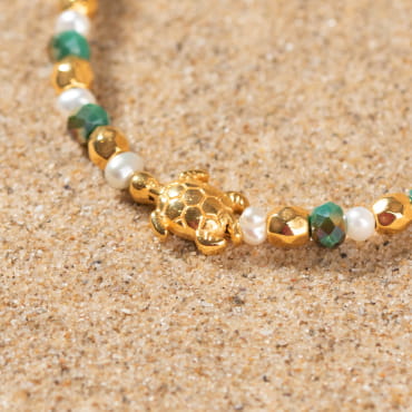 Retour de plage, une entreprise locale engagée dans le développement durable qui créée et fabrique des bijoux fantaisies made in France sur l’Île d’Oléron.