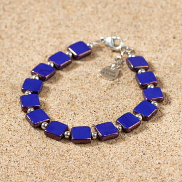 Découvrez Mosaik, un bijou inspiré de l’océan fabriqué artisanalement sur l’île d’Oléron.