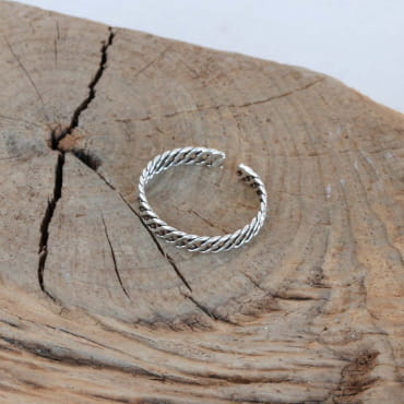 BAGUE FINE RÉGLABLE FEMME NATTE