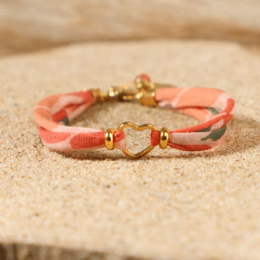 Bracelet artisanal maman et enfant, métal doré et cordon couleur saumon. Fabrication française.