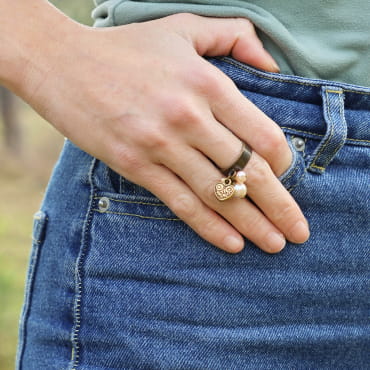 Bague Brunelle en bronze, cabochon saumon, style rétro délicat