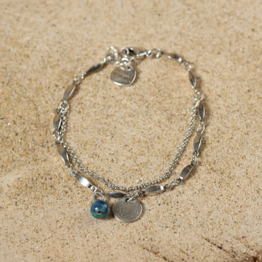 Bracelet Casta multicolore et argenté sur sable – fabrication française