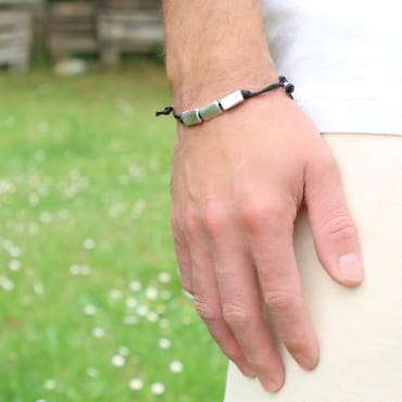 Bracelet homme Gary en métal plaqué argent et cordon noir, fabrication artisanale française.