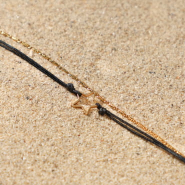 Bracelet Vapes en métal doré et perles noires, fabrication artisanale française