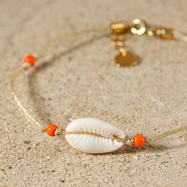 bracelet de cheville Nathalie doré, perle blanche et perles orange, bijou artisanal français
