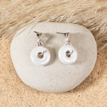 Découvrez Donuts, un bijou inspiré de l’océan fabriqué artisanalement sur l’île d’Oléron.