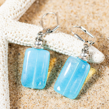 Retour de plage, une entreprise locale engagée dans le développement durable qui créée et fabrique des bijoux fantaisies made in France sur l’Île d’Oléron.