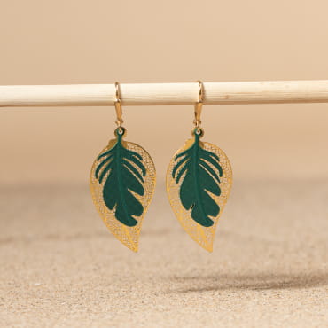 Boucles d'oreilles dorées et vertes plumes