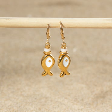 Boucles d'oreilles doré blanc en forme de poisson. Made in France