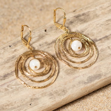 Découvrez Hosta, un bijou inspiré de l’océan fabriqué artisanalement sur l’île d’Oléron.