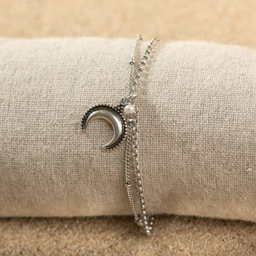 Découvrez Corne, un bijou inspiré de l’océan fabriqué artisanalement sur l’île d’Oléron.