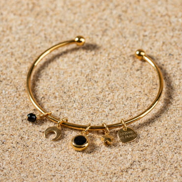 Découvrez Surate, un bijou inspiré de l’océan fabriqué artisanalement sur l’île d’Oléron.