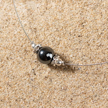 COLLIER PERLE FEMME RICHE