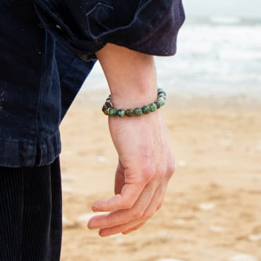 Découvrez Mowgli, un bijou inspiré de l’océan fabriqué artisanalement sur l’île d’Oléron.