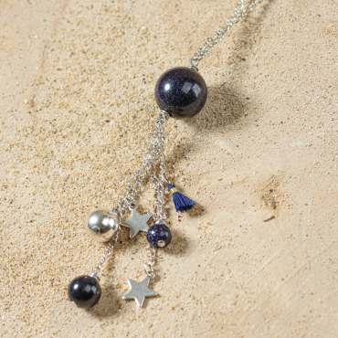 Sautoir Sirius en métal argenté et perles bleu marine, fabrication française.