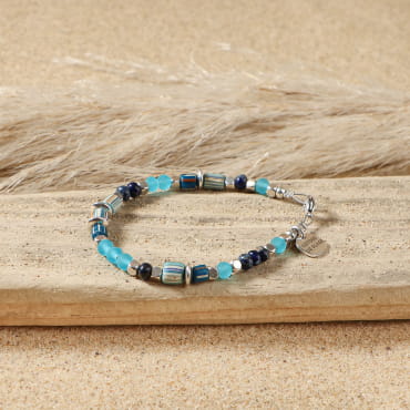 Bracelet Match enfant en perles bleus. Fabrication artisanale française.