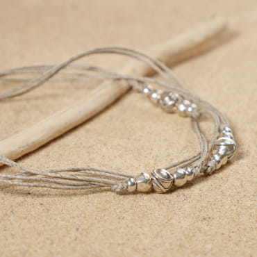 collier Corinne argenté lin, bijou artisanal fabriqué en France