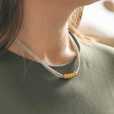 Collier Île doré version ras-du-cou Origine France Garantie