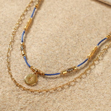 Collier Sourpi doré à l’or fin et perle bleu marine, bijou artisanal français au style marin chic