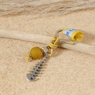 Porte-clés Amat en perles jaunes et métal argenté, fabriqué artisanalement en France