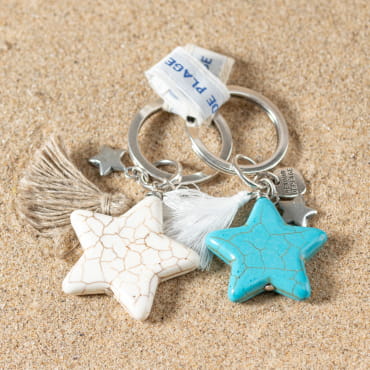 Duo de porte-clés Sable en version turquoise et beige, charme artisanal et mix de matières.