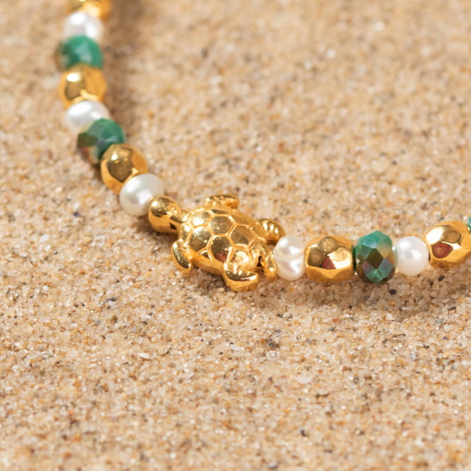 Retour de plage, une entreprise locale engagée dans le développement durable qui créée et fabrique des bijoux fantaisies made in France sur l’Île d’Oléron.