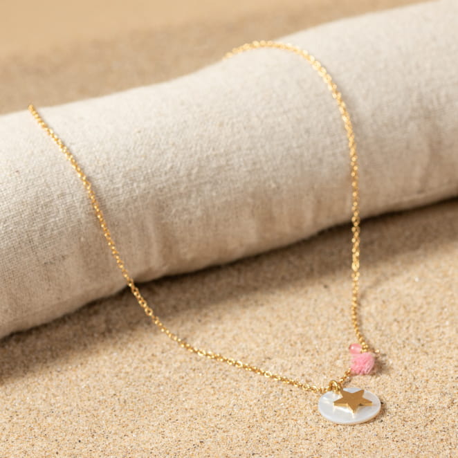 Découvrez Julia, un bijou inspiré de l’océan fabriqué artisanalement sur l’île d’Oléron.