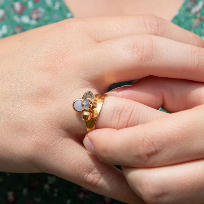 Découvrez Mignon, un bijou inspiré de l’océan fabriqué artisanalement sur l’île d’Oléron.