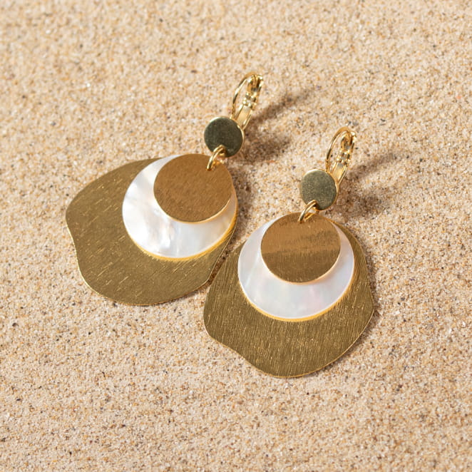 Découvrez Viviane, un bijou inspiré de l’océan fabriqué artisanalement sur l’île d’Oléron.