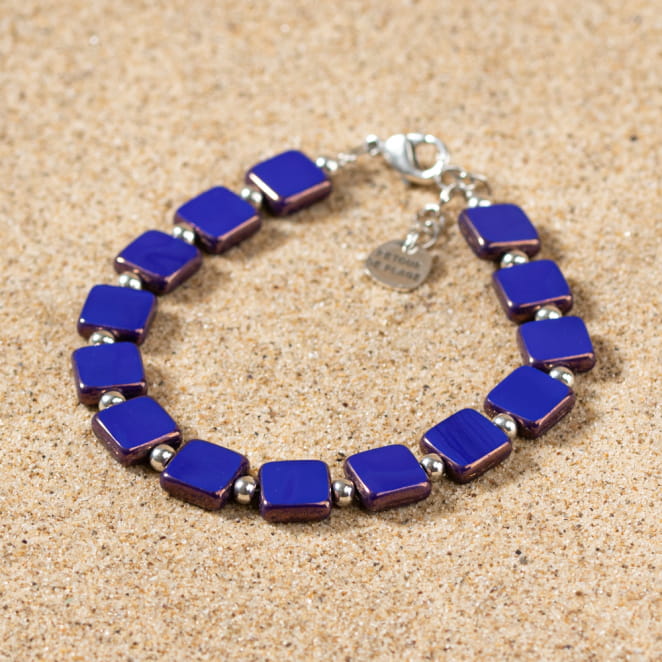 Découvrez Mosaik, un bijou inspiré de l’océan fabriqué artisanalement sur l’île d’Oléron.