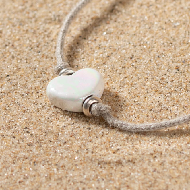 Découvrez Mousse, un bijou inspiré de l’océan fabriqué artisanalement sur l’île d’Oléron.