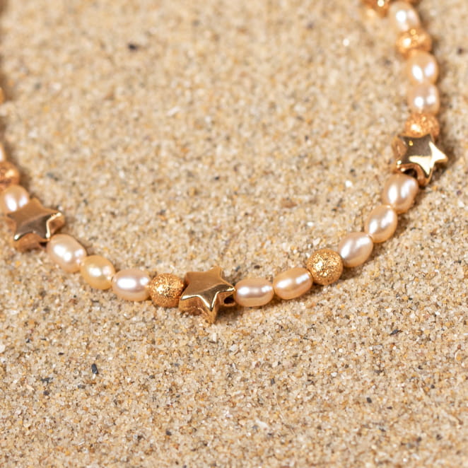 Retour de plage, une entreprise locale engagée dans le développement durable qui créée et fabrique des bijoux fantaisies made in France sur l’Île d’Oléron.