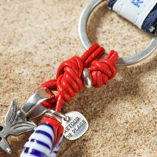 Porte-clefs marin Maroni, corde rouge et breloques colorées – fait main en France
