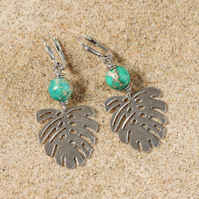 Boucles d’oreilles Deliciosa en forme de feuille, vertes et argentées – création artisanale française