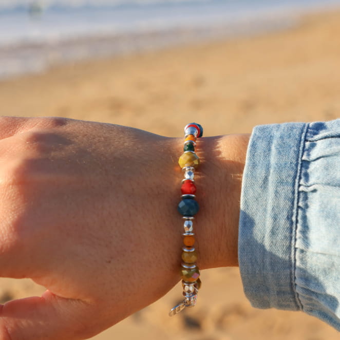 Bracelet multicolore en perles facettées et métal argenté, fait main en France